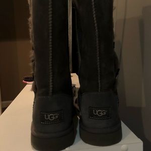 BAILEY BUTTON TRIPLET II UGGS